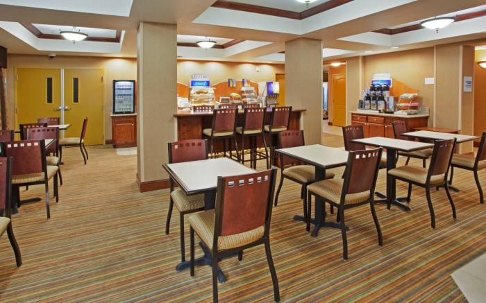 Holiday Inn Express Hotel & Suites Willows By IHG