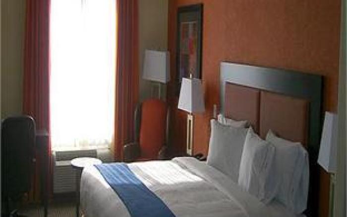 Holiday Inn Express Airport Calgary By IHG