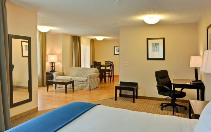 Holiday Inn Express Hotel & Suites Albuquerque Airport By IHG