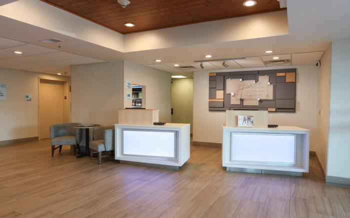 Holiday Inn Express Hotel & Suites Cincinnati Southeast Newport By IHG