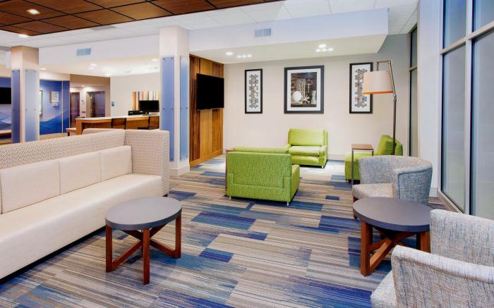 Holiday Inn Express & Suites Sterling Heights-Detroit Area By IHG