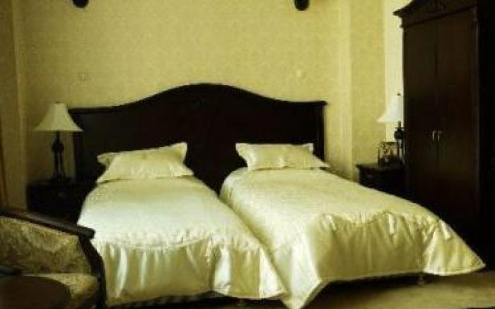 Hotel Carol