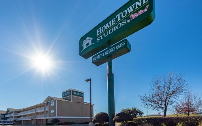 HomeTowne Studios Dallas - Mesquite