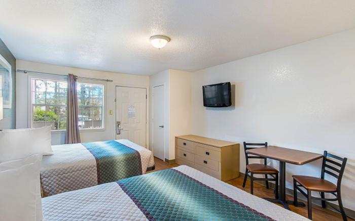 HomeTowne Studios by Red Roof Atlanta – Lawrenceville