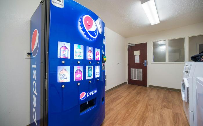 HomeTowne Studios by Red Roof St. Louis - Airport/ N Lindbergh