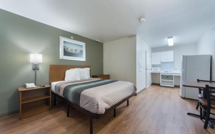 HomeTowne Studios Dallas - Irving