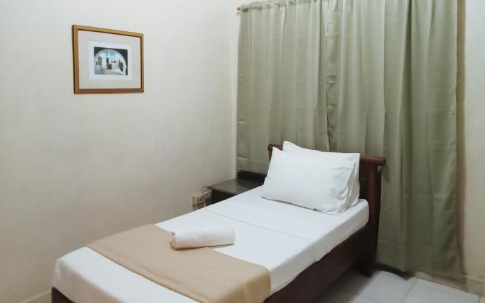 RedDoorz @ Casa Marabella Villamonte Bacolod City