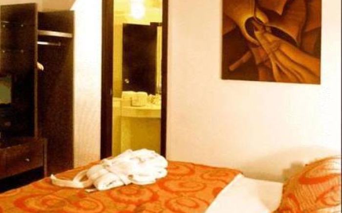 Urquiza Apart Hotel & Suites
