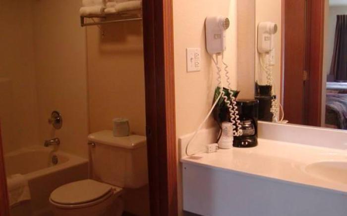 Carriage House Inn