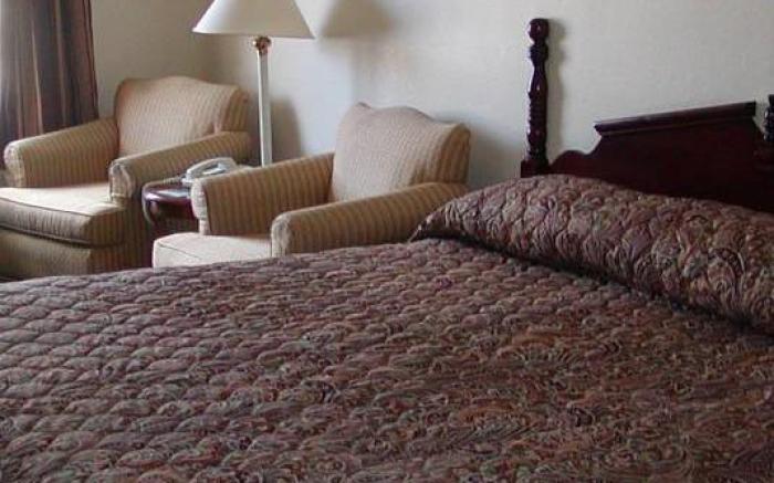 Carriage House Inn