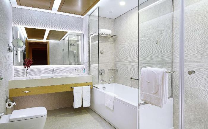 Grand Cosmopolitan Hotel - Dubai
