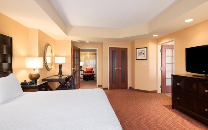 Embassy Suites by Hilton Norman Hotel & Conference Center