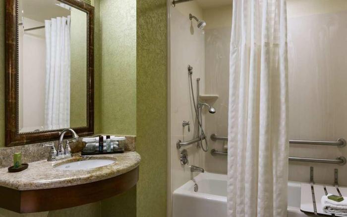 Embassy Suites Omaha La Vista Hotel & Conference Center