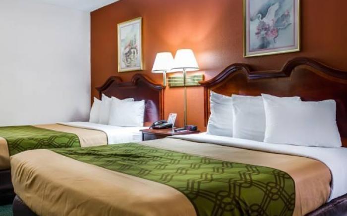 Econo Lodge South