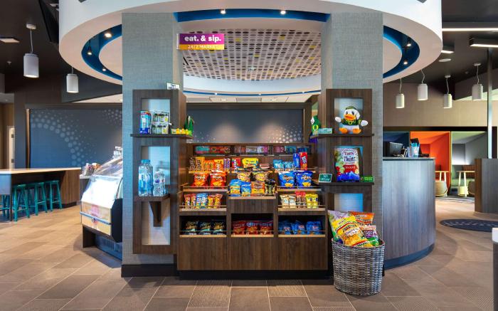 Tru by Hilton Eugene
