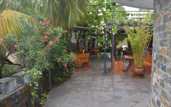 Lingganay Boracay Hotel Resort