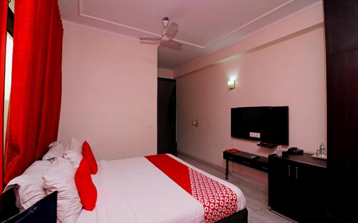 Hotel O Palace Inn Mukundapur Bus Stand