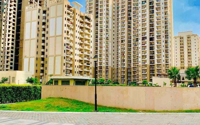 The Dream Square ★★★★★ near India Expo Mart