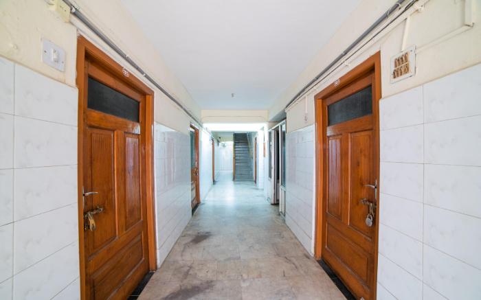 Hotel O Sree Radha Lodge Near Snow World