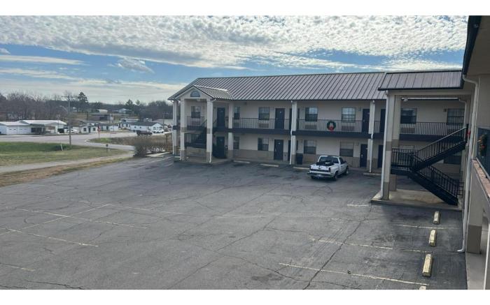 HiWay Inn Express Kiowa Hwy 69