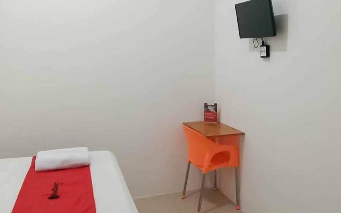 RedDoorz near Universitas Saburai Lampung