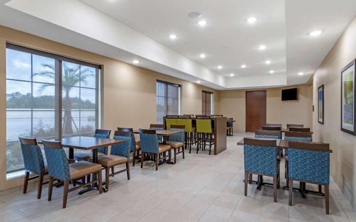 Comfort Inn & Suites