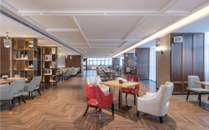 Echeng Hotel Nanning Huqiu Metro Station