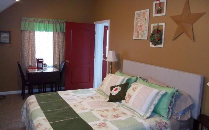 Tin Brook Bed & Breakfast