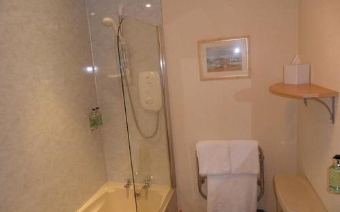 Cairn Hotel