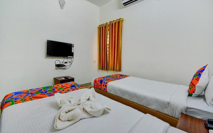 FabExpress P.A.S Residency - Nr. Marina Beach & Mahatma Gandhi Monument