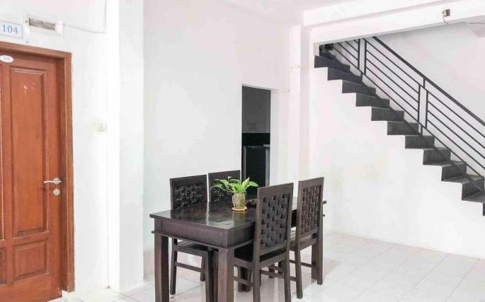 RedDoorz near Eco Green Park Batu