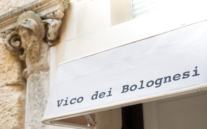 Vico dei Bolognesi per Palazzo Personè