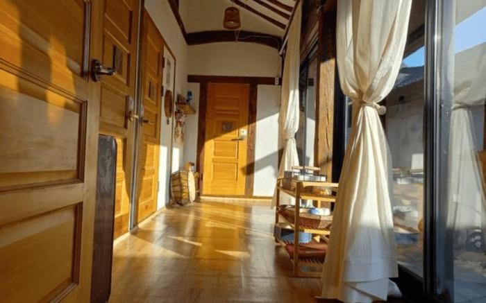 jeonjuhanogmaeulsugbag morangeseuteuhauseu