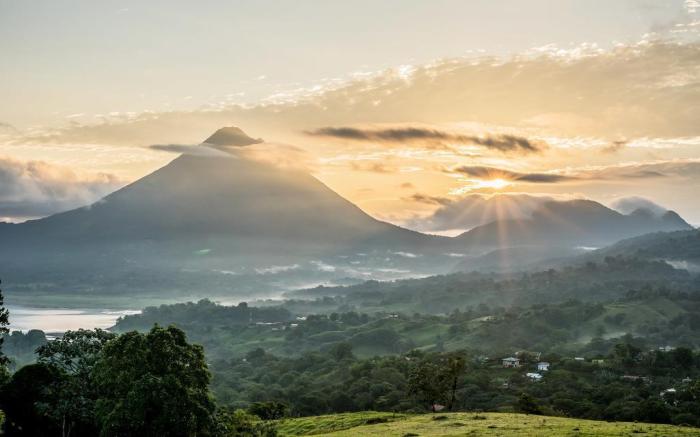 Essence Arenal Boutique Hostel