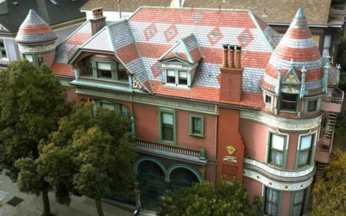 Chateau Tivoli Bed and Breakfast
