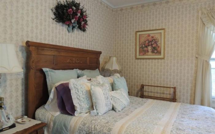 Brookview Manor Inn