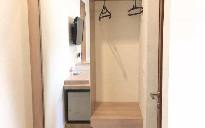 SRIKRISNA  ROOM