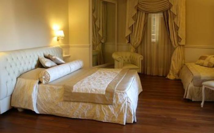 Suite Hotel Santa Chiara