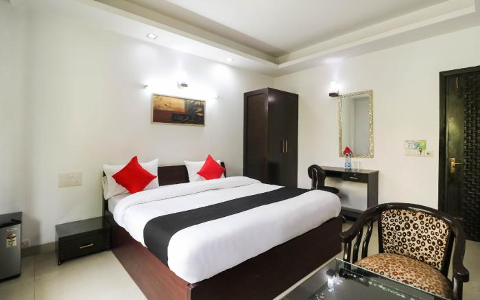 Hotel O R R Residency