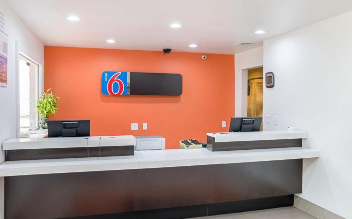 Motel 6 Grand Prairie, TX - Near Six Flags Drive