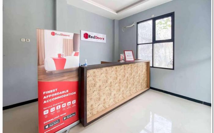 RedDoorz Syariah near T2 Juanda Airport 2
