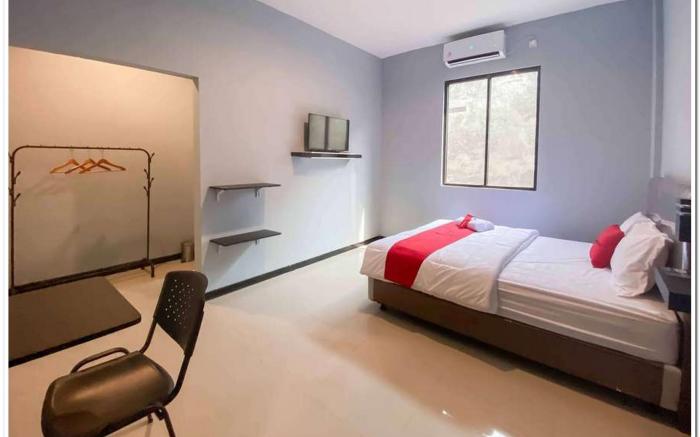 RedDoorz Syariah near T2 Juanda Airport 2