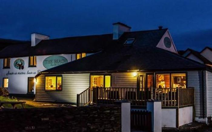 The Beach Day's Bar & B&B