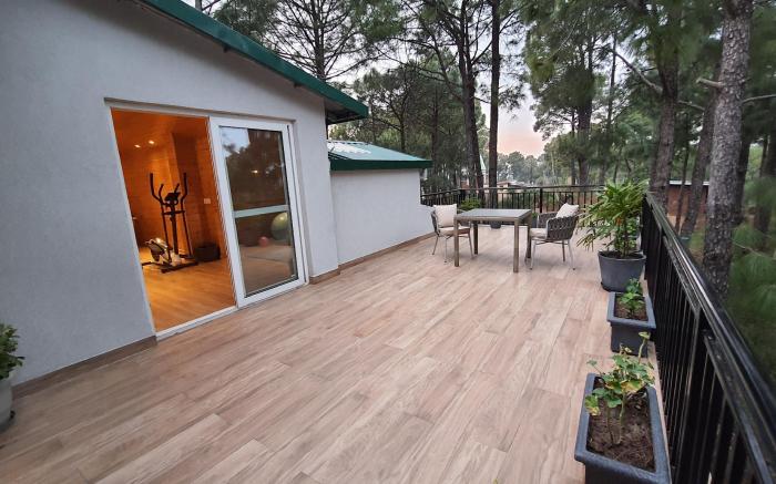 Alpviram Villa, 4 Bhk En-suite villa with elevator