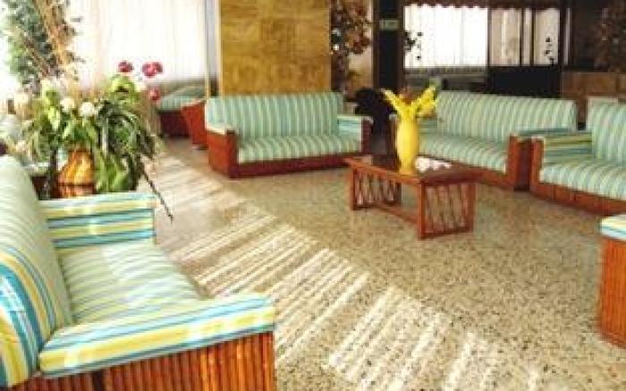 Dorado Plaza Hotel