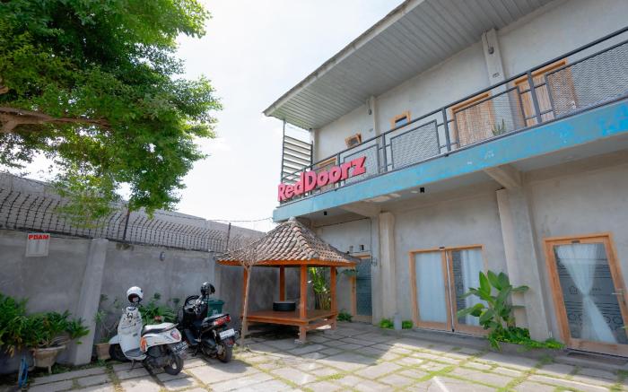 RedDoorz Syariah near Lombok Epicentrum Mall