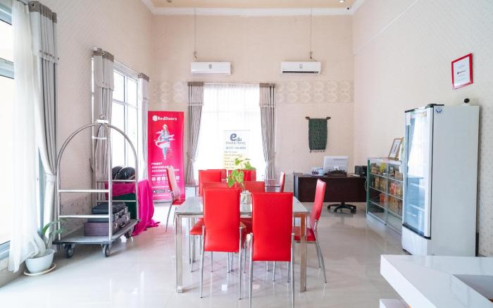 RedDoorz @ Jalan Pendidikan Mataram