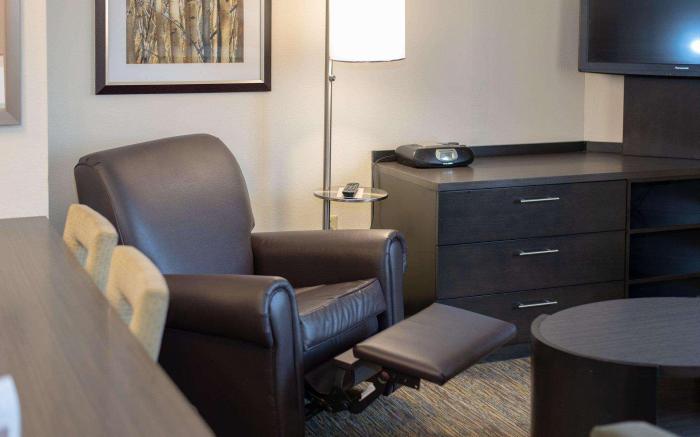 Sonesta Simply Suites Arlington
