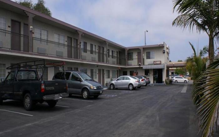 American Inn & Suites LAX Airport