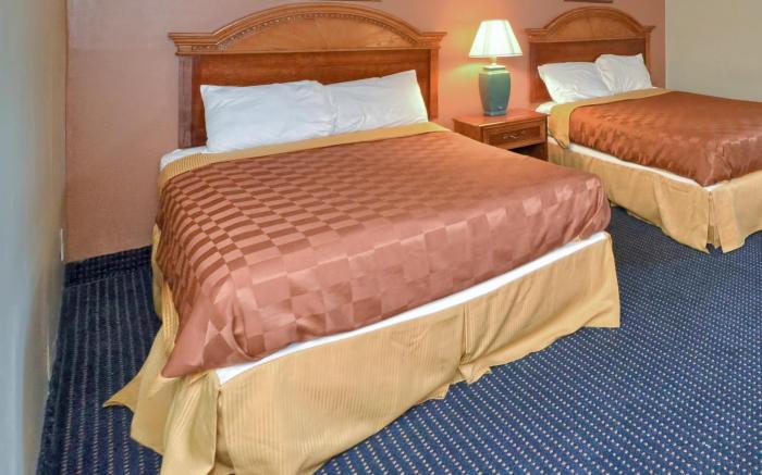 Red Carpet Inn-Stamford